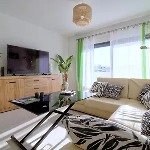 Center Location, Ac, Swimming Pool, And Parking Olhao